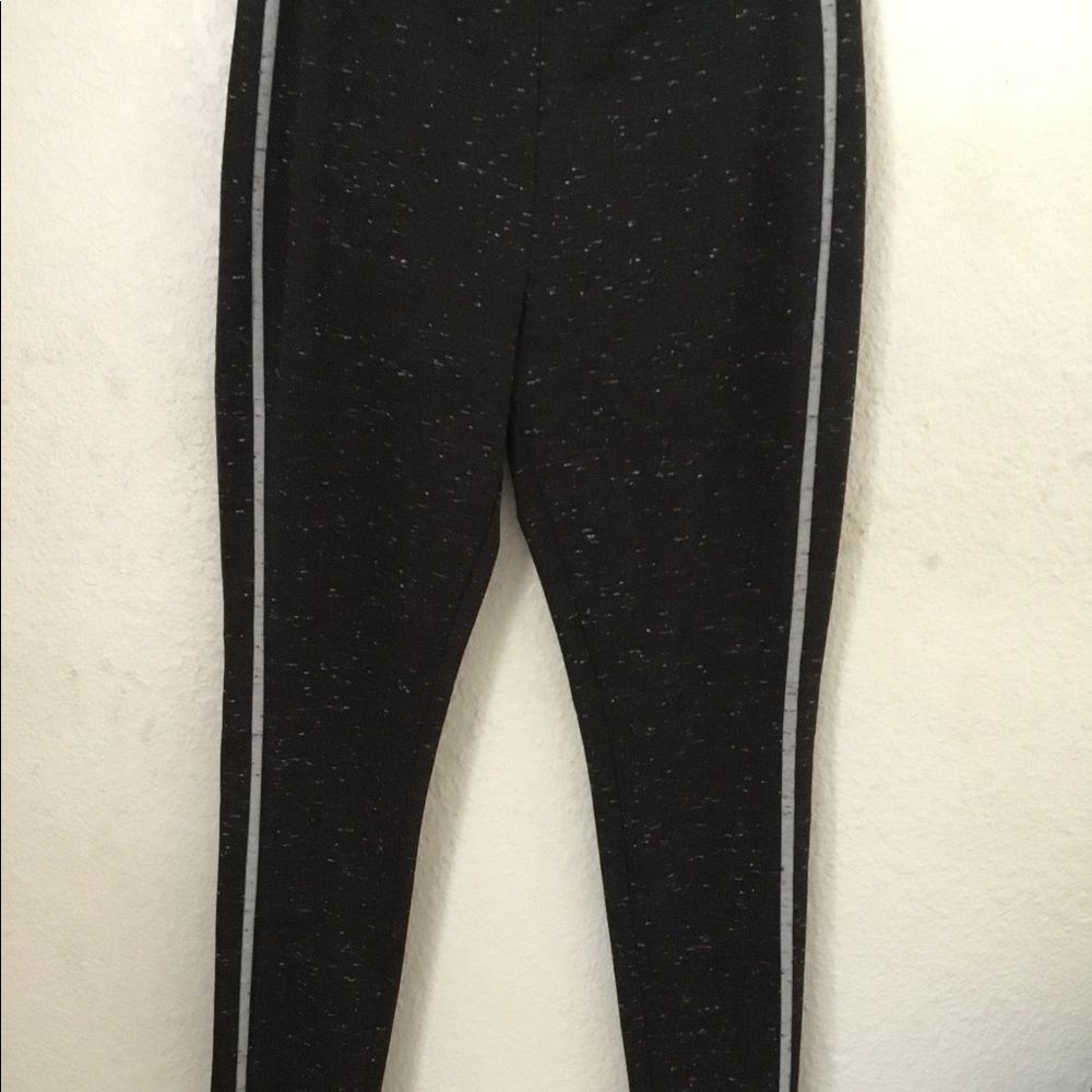 Lou& Grey Leggings Size M Women’s pants Black